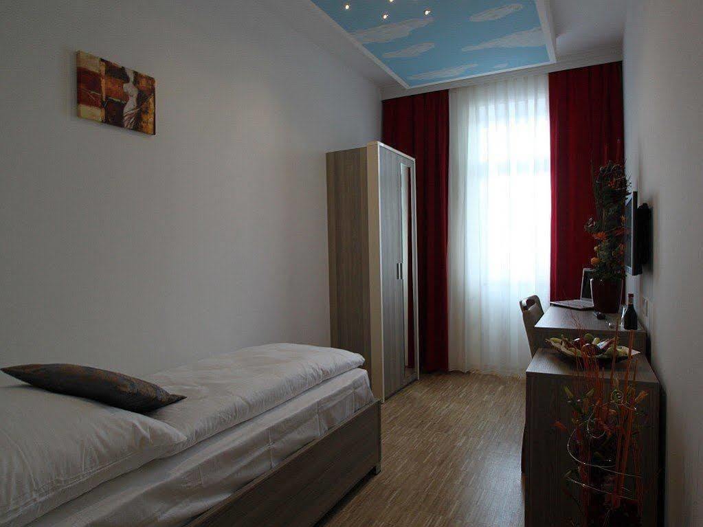 Hotel Kavun Мюнхен Экстерьер фото